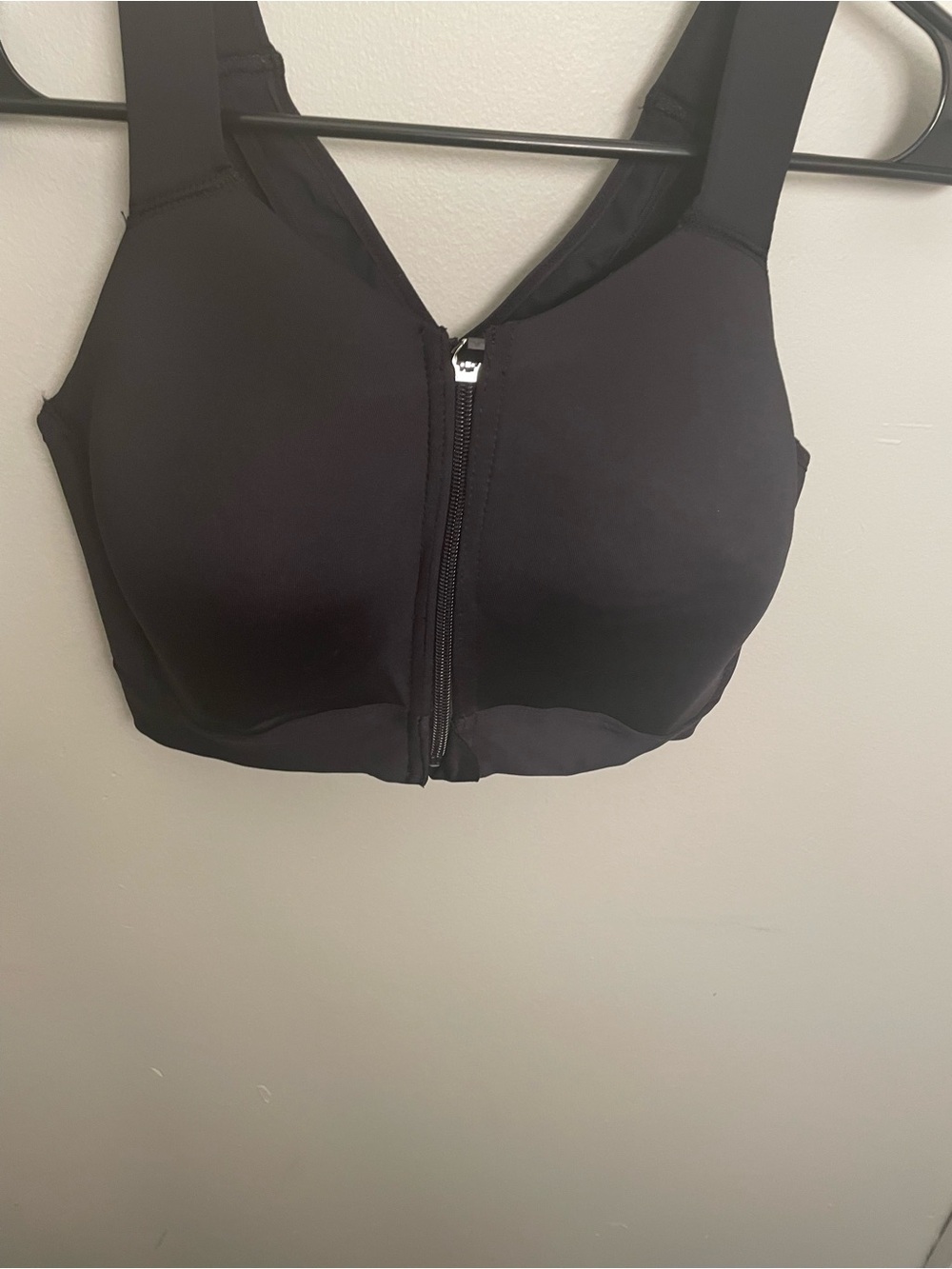 Black Front-Zip Support Sports Bra , cross cross back NWOT